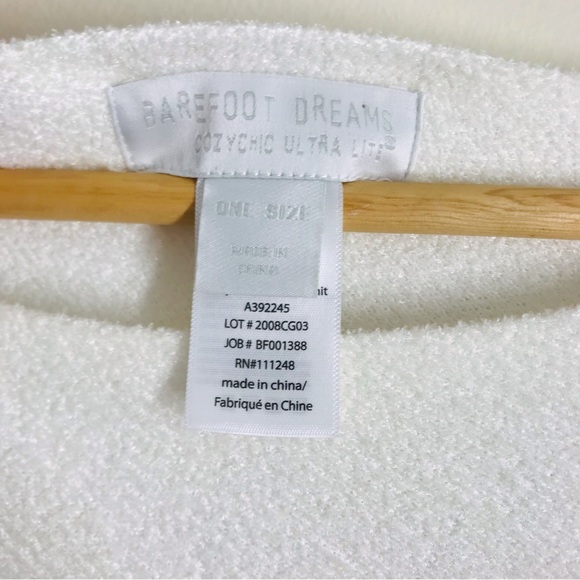 Barefoot Dreams CozyChic Ultra Lite Ocean Breeze Poncho White Pink Ombre O/S - Picture 10 of 12